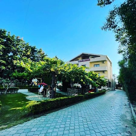 Hotel Ambasador Garden Lezhë المظهر الخارجي الصورة