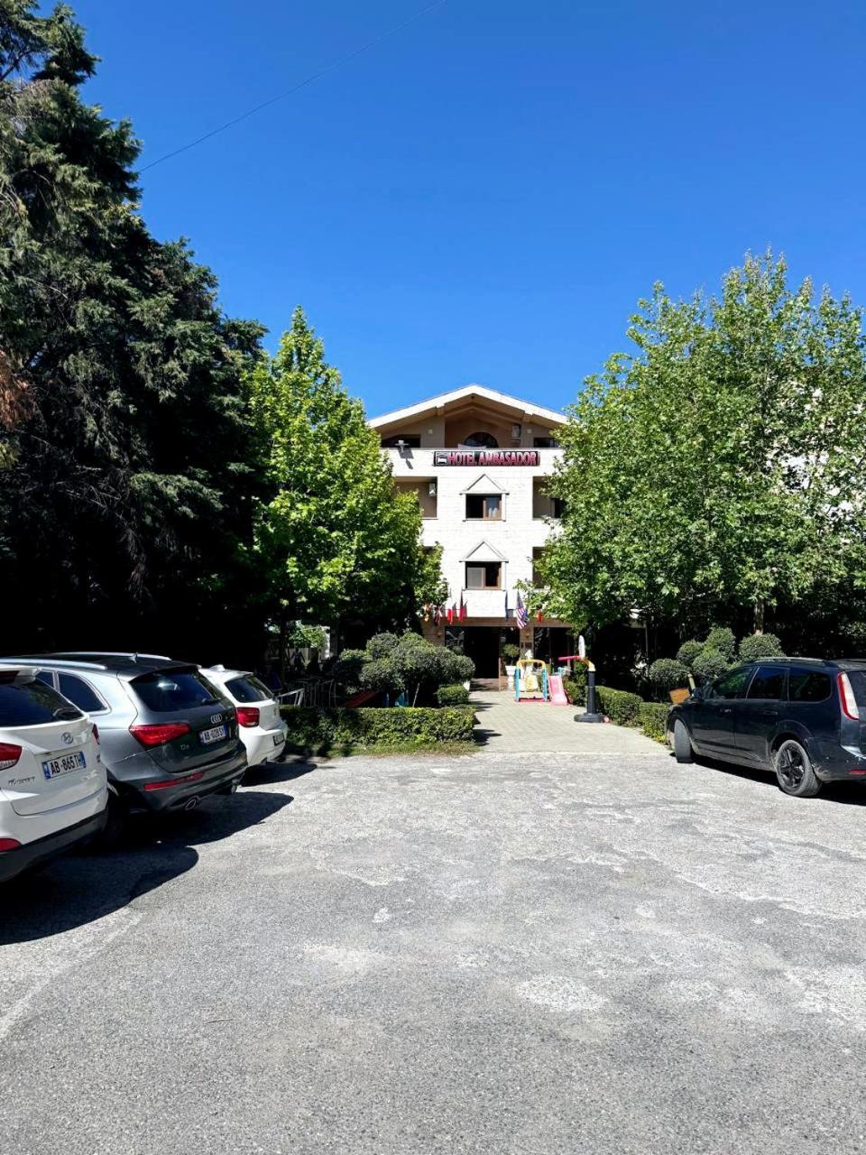 Hotel Ambasador Garden Lezhë المظهر الخارجي الصورة