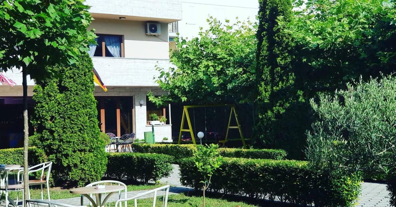 Hotel Ambasador Garden Lezhë المظهر الخارجي الصورة